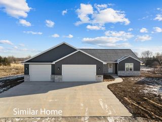 W5875 ROUNDSTONE PLACE, Menasha, WI 54952
