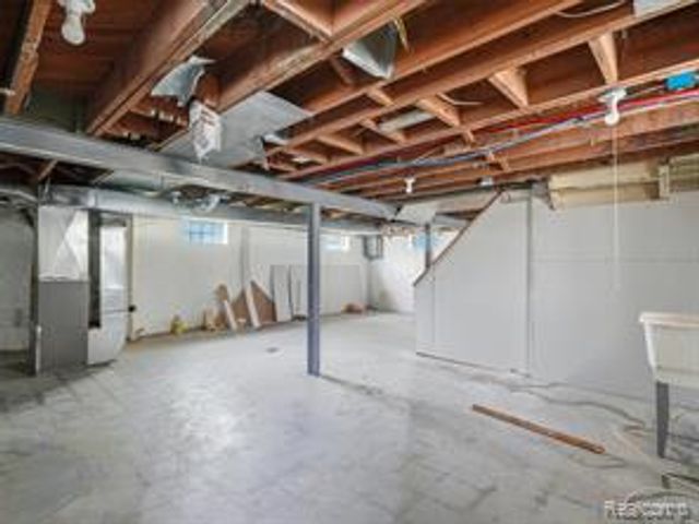 9586 Mansfield Street, Detroit, MI 48227