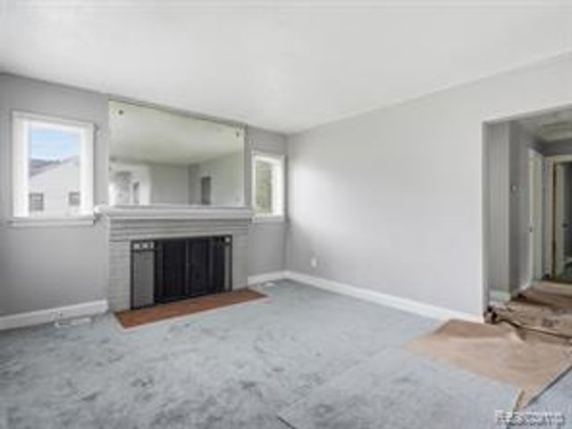9586 Mansfield Street, Detroit, MI 48227