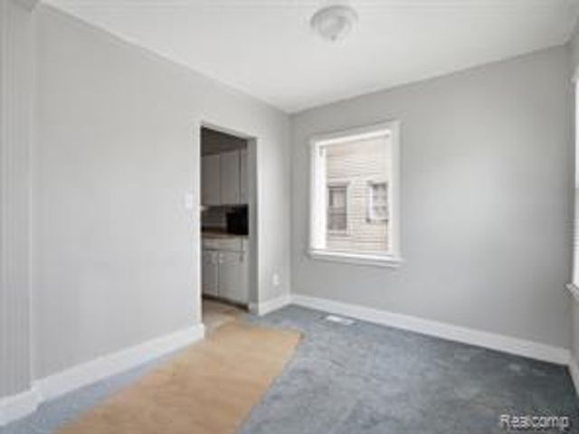 9586 Mansfield Street, Detroit, MI 48227