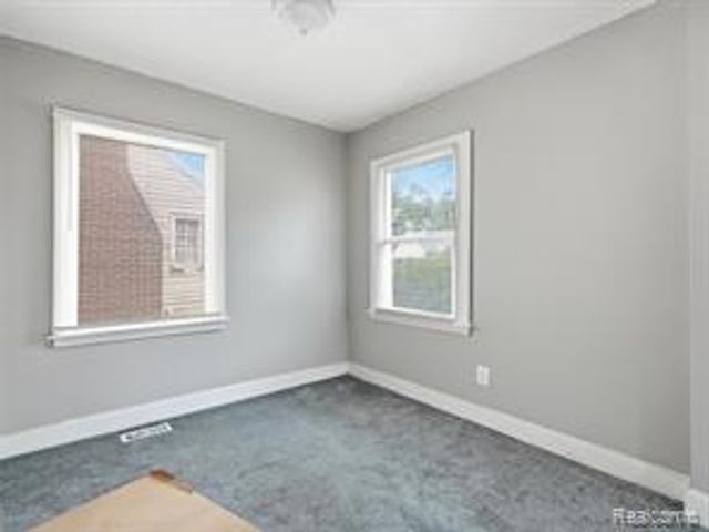 9586 Mansfield Street, Detroit, MI 48227