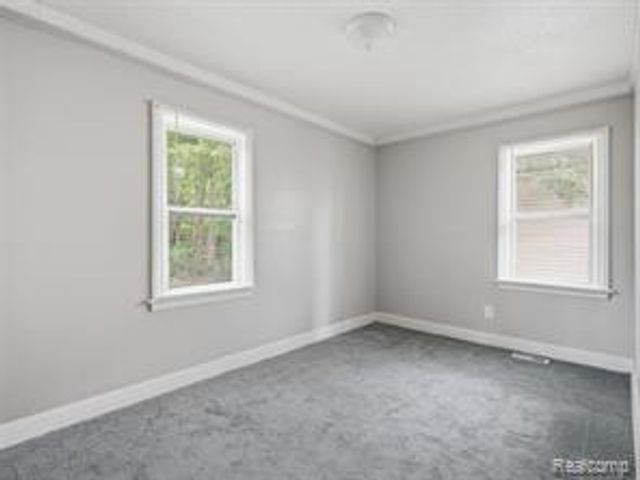 9586 Mansfield Street, Detroit, MI 48227