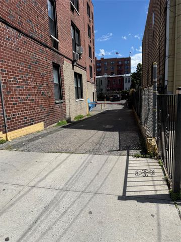 170-06 88th Avenue 5D, Jamaica, NY 11432