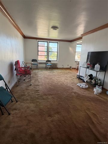170-06 88th Avenue 5D, Jamaica, NY 11432