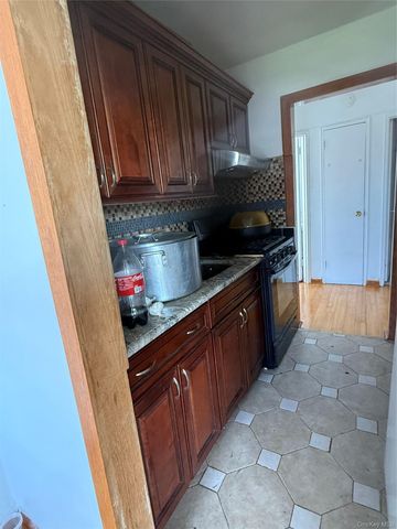 170-06 88th Avenue 5D, Jamaica, NY 11432