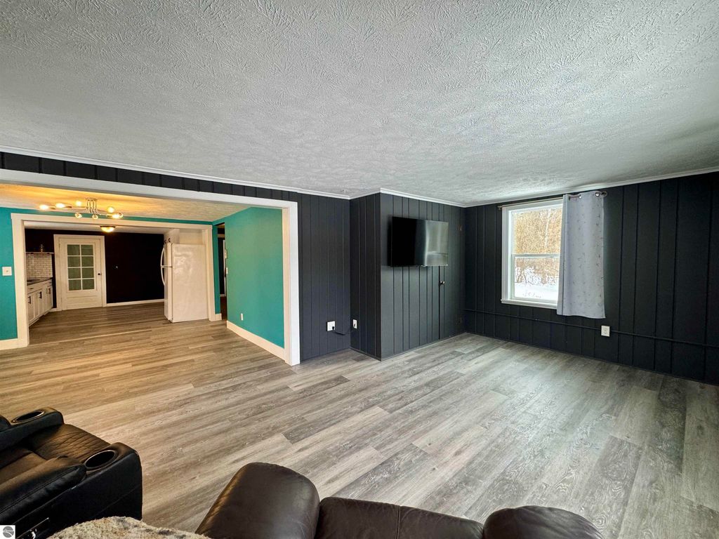 Image 11 of property listing at 2024 Apple Hill Road, Traverse City, MI 49686