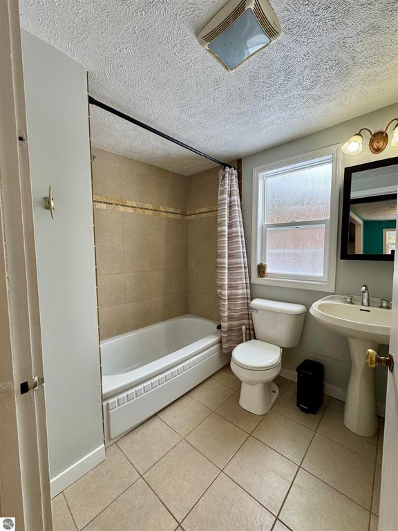 Image 18 of property listing at 2024 Apple Hill Road, Traverse City, MI 49686