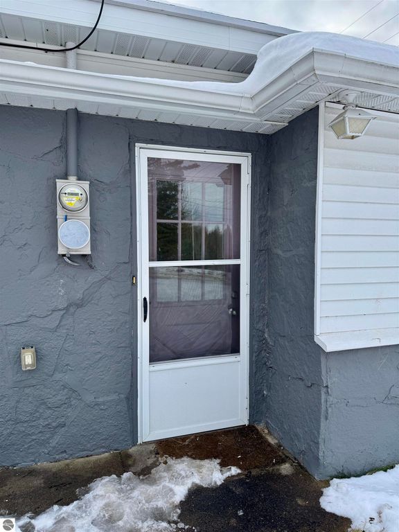 Image 2 of property listing at 2024 Apple Hill Road, Traverse City, MI 49686