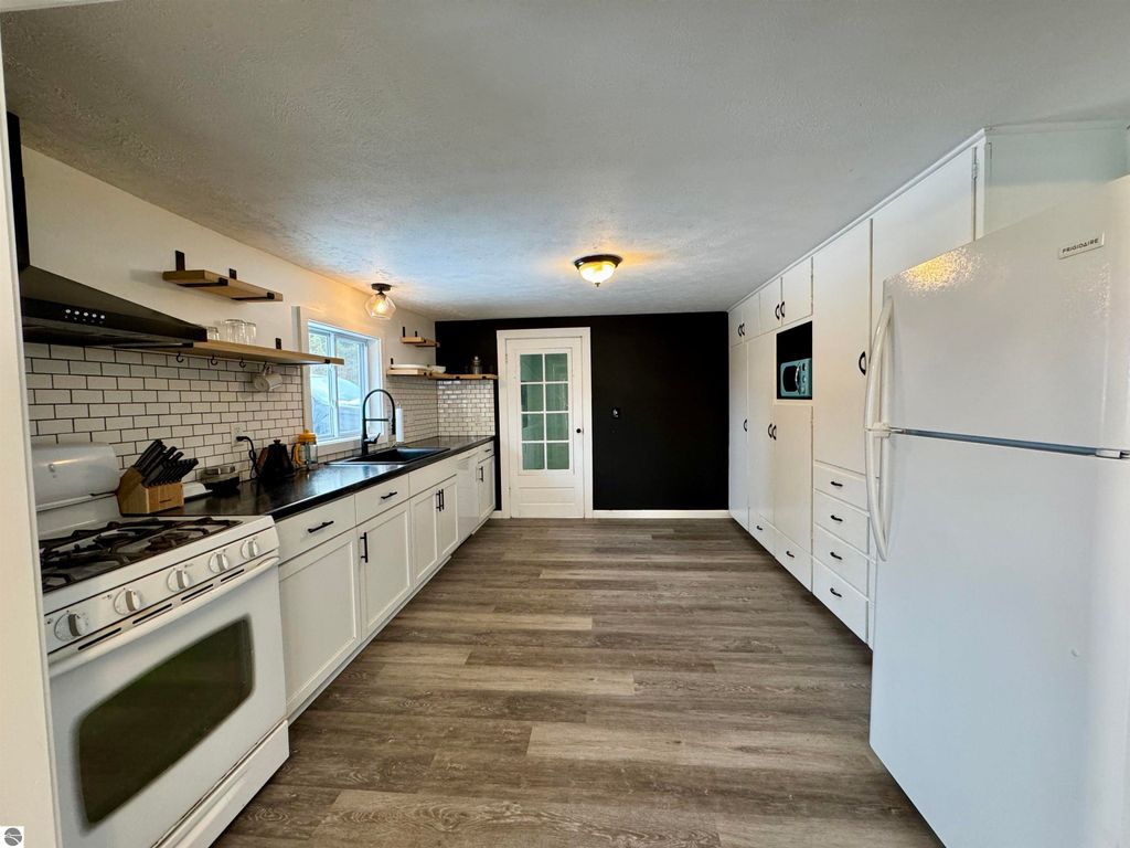 Image 22 of property listing at 2024 Apple Hill Road, Traverse City, MI 49686