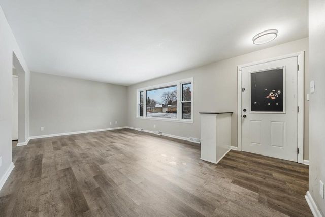 1201 W BREWSTER STREET, Appleton, WI 54914