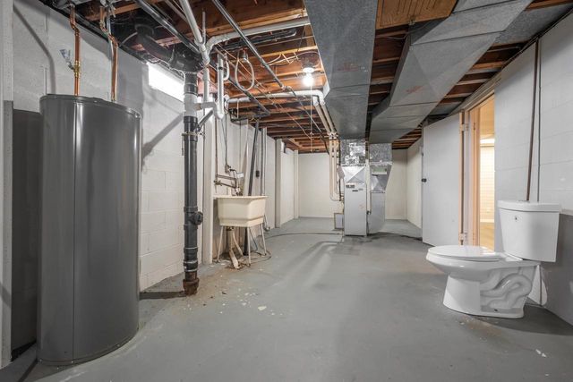 1201 W BREWSTER STREET, Appleton, WI 54914