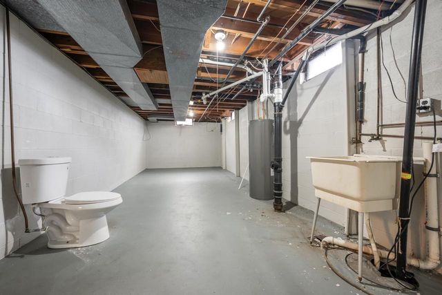 1201 W BREWSTER STREET, Appleton, WI 54914