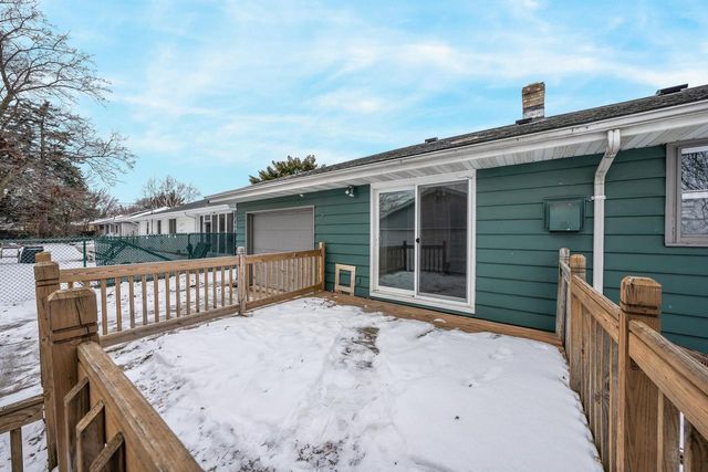 1201 W BREWSTER STREET, Appleton, WI 54914