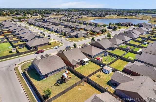 11122 N 146th East Avenue, Owasso, OK 74055