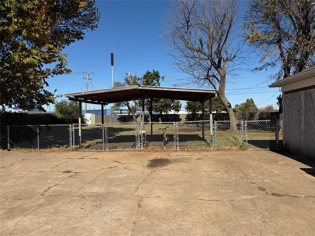 111 W Myrtle Drive, Midwest City, OK 73110