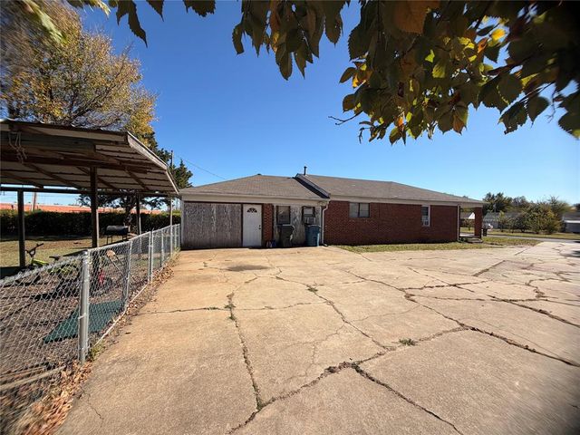 111 W Myrtle Drive, Midwest City, OK 73110
