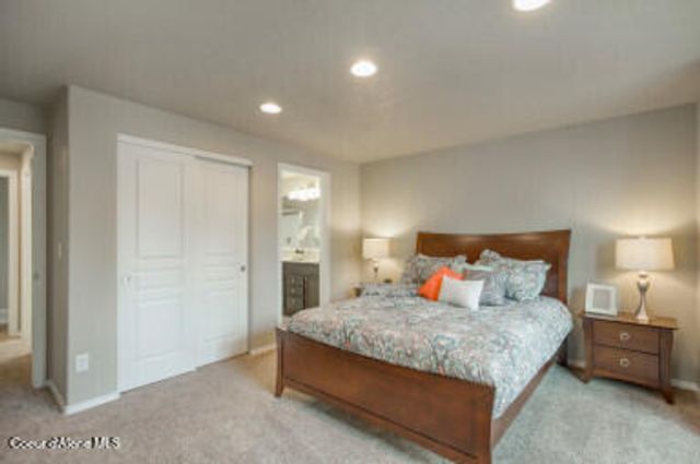 289 E GROSBEAK AVE, Hayden, ID 83835
