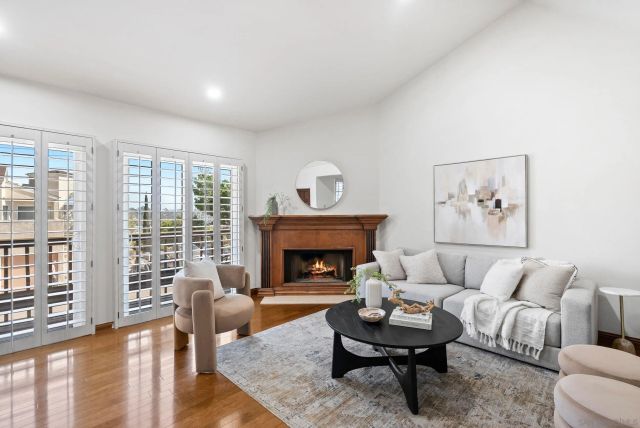 6998 Camino Degrazia, San Diego, CA 92111