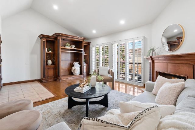 6998 Camino Degrazia, San Diego, CA 92111