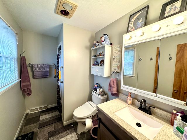 1048 Lora Avenue, Princeton, IL 61356