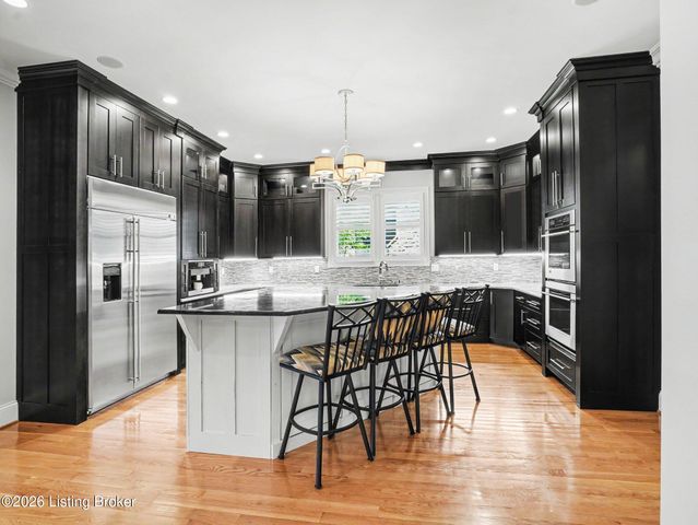 8909 Dolls Eyes St, Prospect, KY 40059