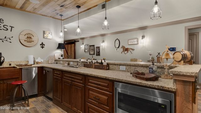 8909 Dolls Eyes St, Prospect, KY 40059