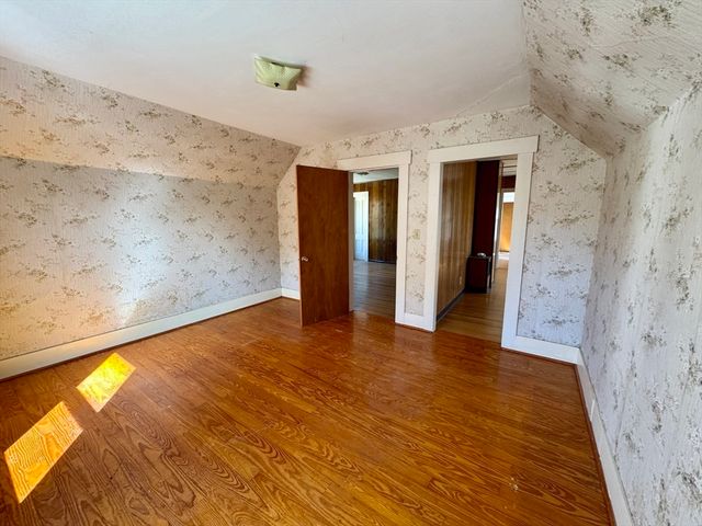 121 Pleasant St, Orange, MA 01364