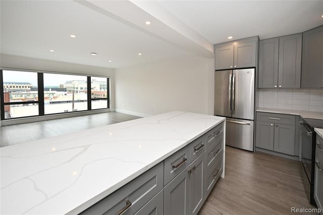 211 E Merrill Street 410, Birmingham, MI 48009