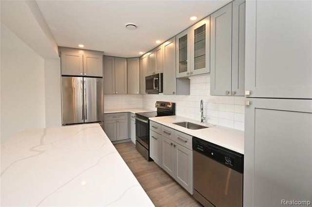 211 E Merrill Street 410, Birmingham, MI 48009