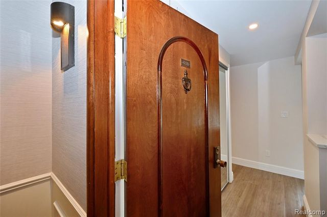 211 E Merrill Street 410, Birmingham, MI 48009