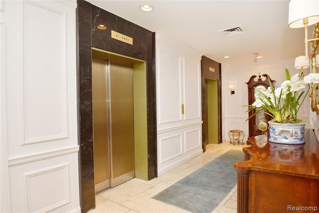 211 E Merrill Street 410, Birmingham, MI 48009
