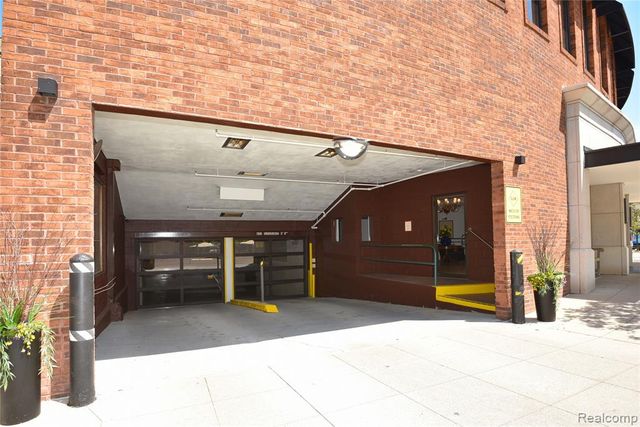 211 E Merrill Street 410, Birmingham, MI 48009