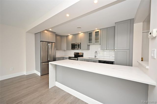 211 E Merrill Street 410, Birmingham, MI 48009