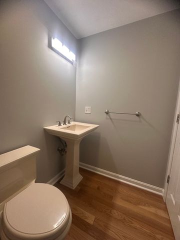 16 Kennedy Dr 16, Chelmsford, MA 01863