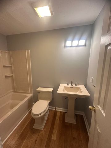 16 Kennedy Dr 16, Chelmsford, MA 01863