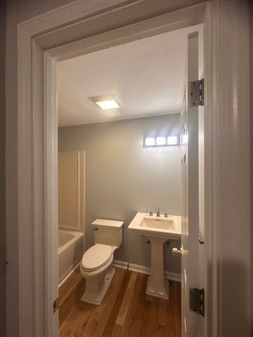 16 Kennedy Dr 16, Chelmsford, MA 01863
