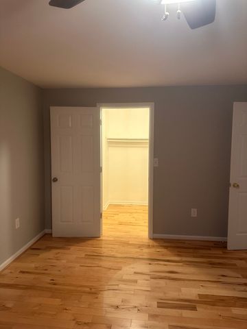 16 Kennedy Dr 16, Chelmsford, MA 01863