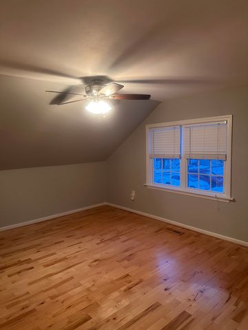 16 Kennedy Dr 16, Chelmsford, MA 01863