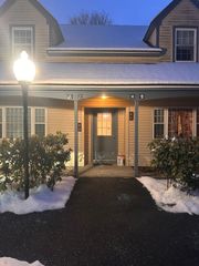 16 Kennedy Dr 16, Chelmsford, MA 01863