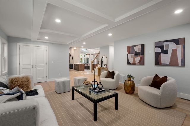 184 Bedford Rd, Lincoln, MA 01773