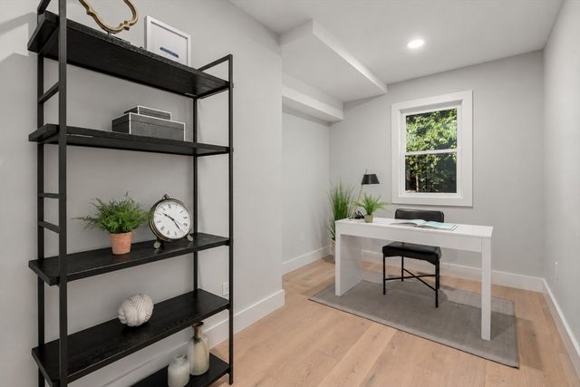184 Bedford Rd, Lincoln, MA 01773