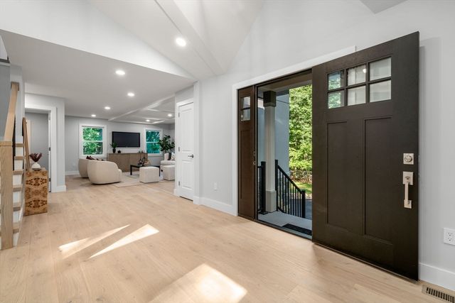 184 Bedford Rd, Lincoln, MA 01773
