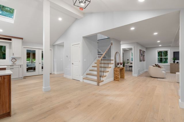 184 Bedford Rd, Lincoln, MA 01773