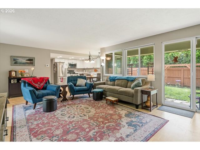 806 Ne NIGHTINGALE Ct, Keizer, OR 97303