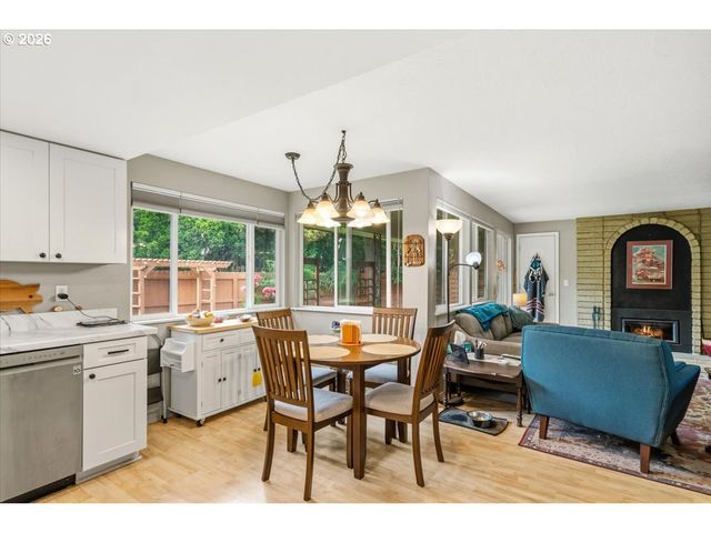 806 Ne NIGHTINGALE Ct, Keizer, OR 97303