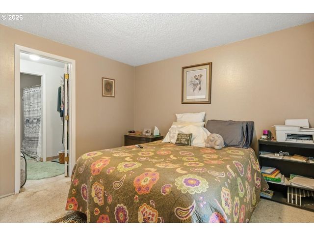 806 Ne NIGHTINGALE Ct, Keizer, OR 97303