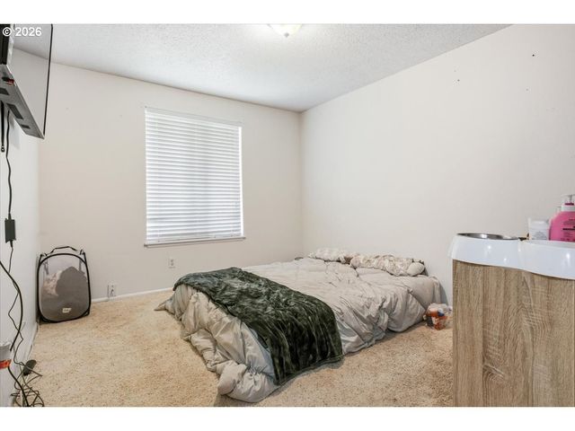 806 Ne NIGHTINGALE Ct, Keizer, OR 97303