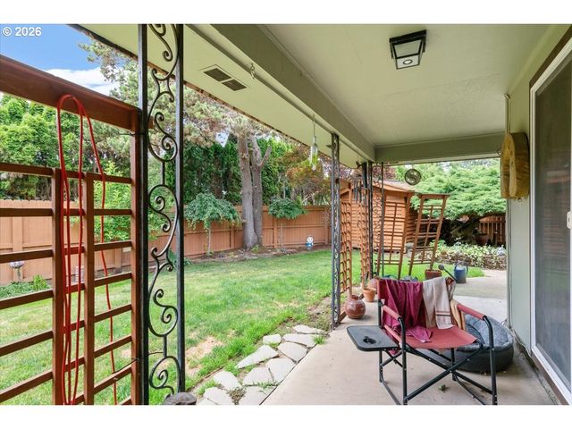 806 Ne NIGHTINGALE Ct, Keizer, OR 97303