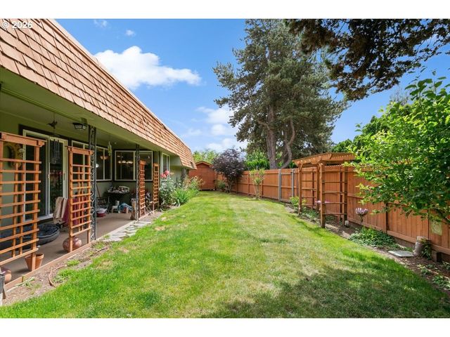806 Ne NIGHTINGALE Ct, Keizer, OR 97303