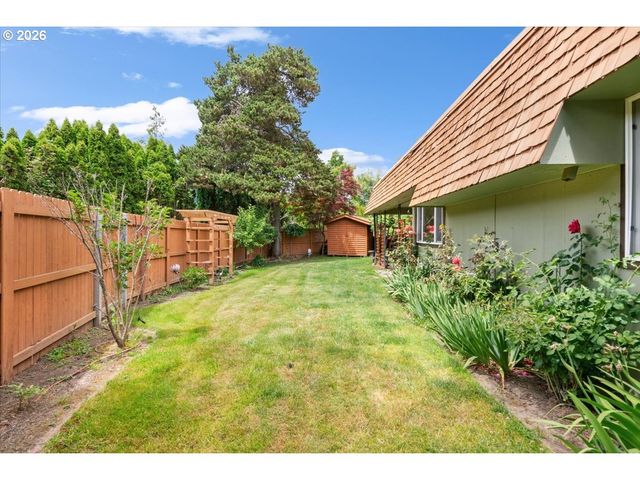 806 Ne NIGHTINGALE Ct, Keizer, OR 97303